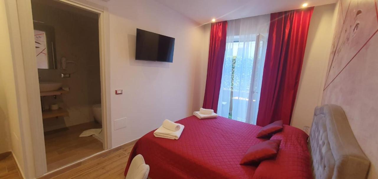 Prisco House Bed & Breakfast โรม ภายนอก รูปภาพ
