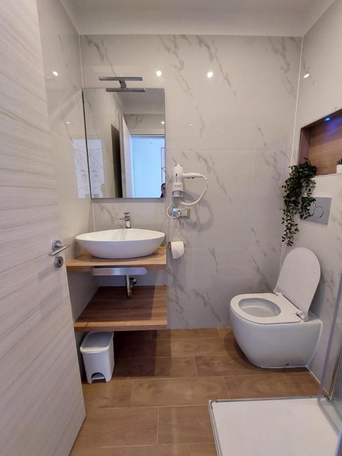 Prisco House Bed & Breakfast โรม ภายนอก รูปภาพ